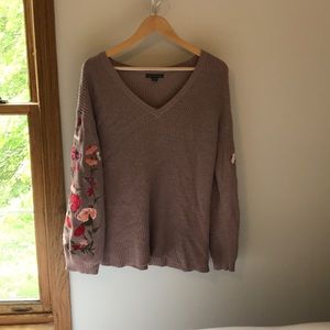 American Eagle sweater